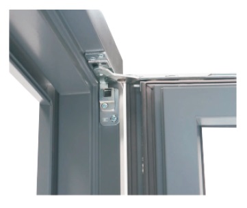 Verdeckt liegendes Fensterband bei geöffnetem Flügel
